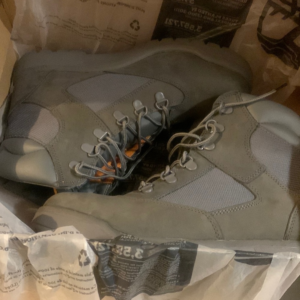 Juniors size 7 field boots timberland